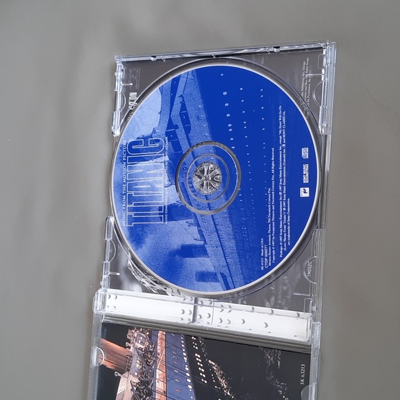 Titanic Soundtrack CD - Picture 2 of 3